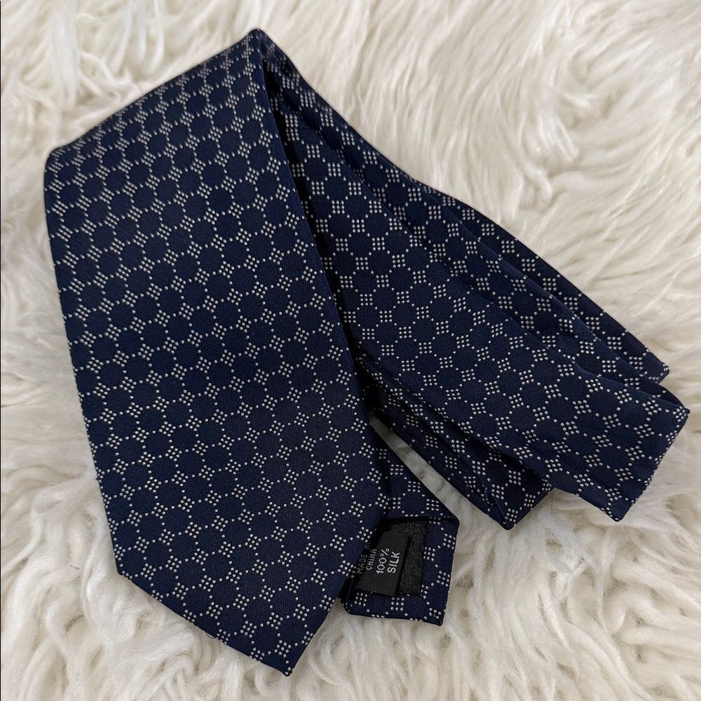 Sean John Navy and White Geometric Men's Tie